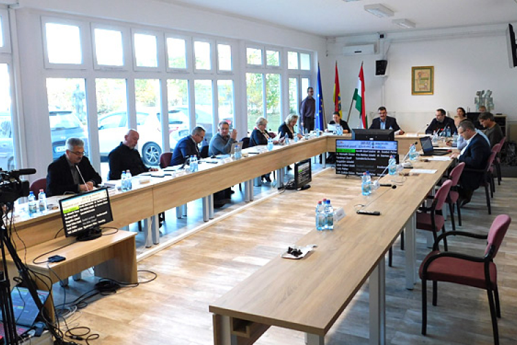 Tizenegy napirendi pontot tárgyalt Dombóvár Város Önkormányzatának Képviselő-testülete