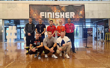 Dombóvári és kurdi tűzoltók a lépcsőfutó verseny dobogóján