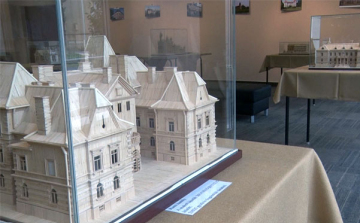 Kastélyok gyufaszálból a Tinódi Házban