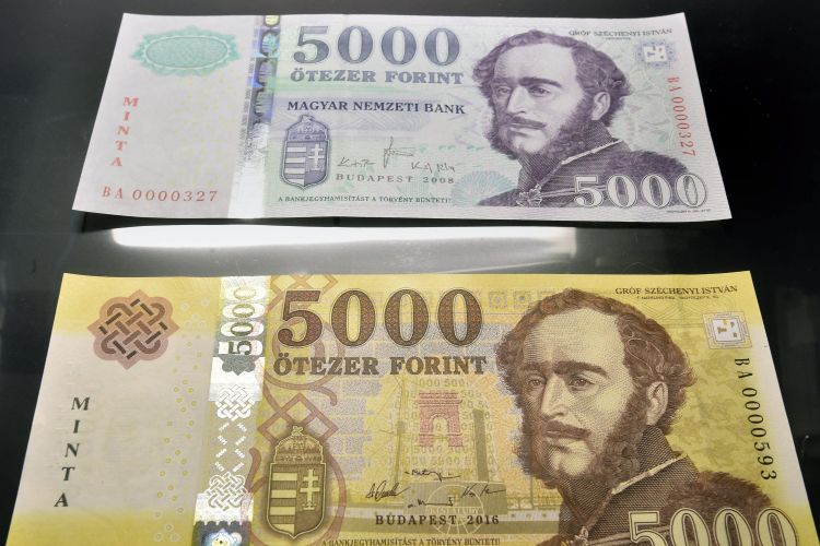 Még egy hónapig lehet fizetni a régi 2000 és 5000 forintossal