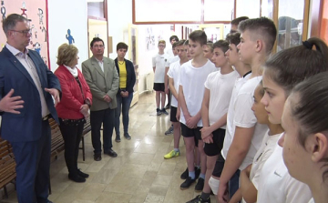 Megújultak a József Attila Iskolában a tornatermi öltöző vizesblokkjai