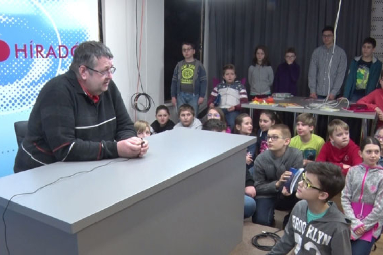 Az újságírással és a televíziózással ismerkedtek a gyerekek