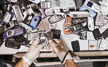 Használt telefonokról kerülnek ki a családi fotók és a jelszavak