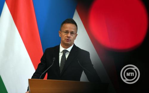 Szijjártó Péter: Amerika feloldja a vízummentességi korlátozásokat a magyar állampolgárok előtt