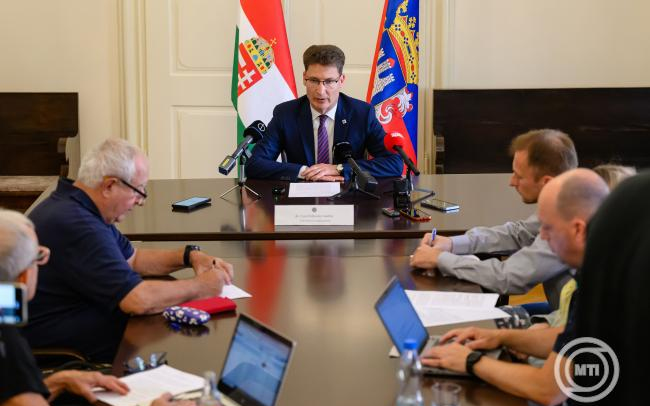 Cser-Palkovics András: Székesfehérvár ideiglenesen átveszi a Fehérvár FC-t