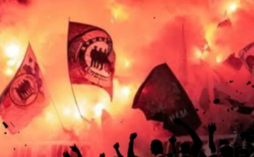 Magyarellenes molinóval üzentek, székely zászlót rongáltak a bukaresti szurkolók Székelyföldön