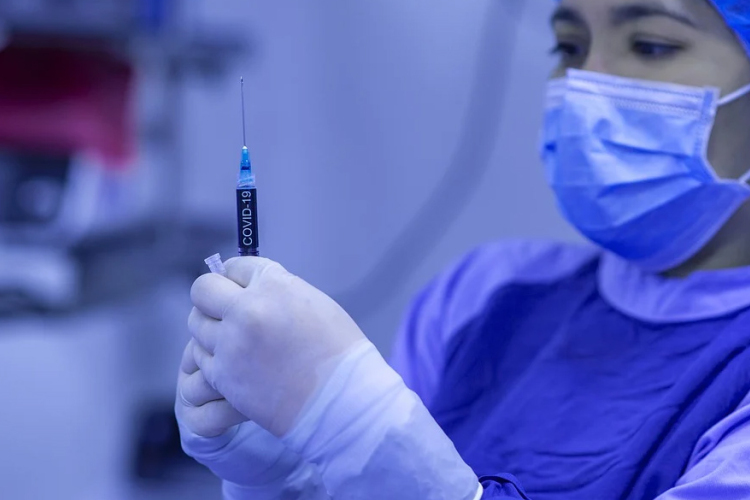 Kijelölték az egészségügyi dolgozók védőoltását végző kórházakat