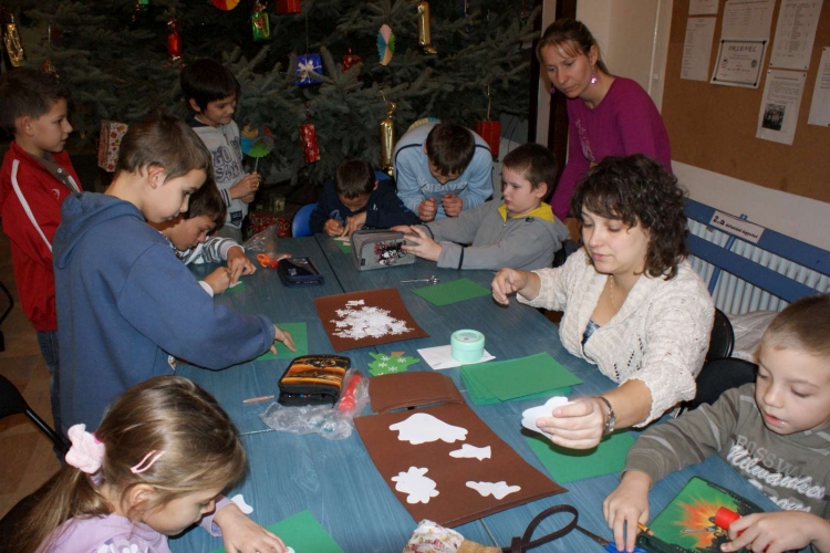 Karácsonyváró kézműves foglalkozás a József Attila ÁMK-ban