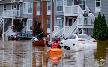 Az Egyesült Államok árvíz sújtotta délkeleti államaiban tovább növekedett az áldozatok száma, és tömegeknél nincs áram